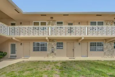 298 SE 6th Ave #2, Pompano Beach: photo 1 of 30