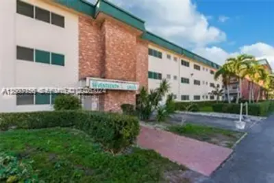 1450 Atlantic Shores Blvd #201, Hallandale Beach: photo 1 of 6