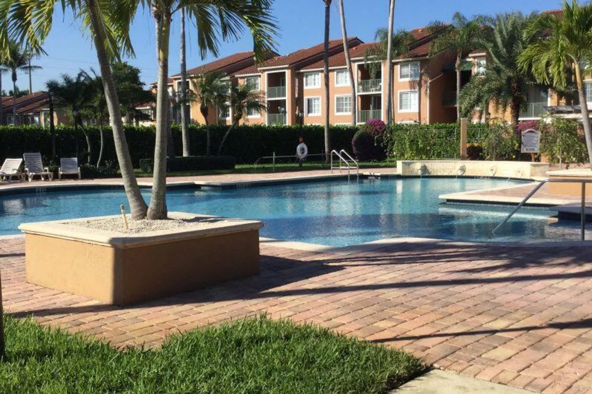 7872 Sonoma Springs Cir #205, Lake Worth: photo 1 of 11