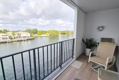 1400 S Ocean Dr #505, Hollywood: photo 1 of 10