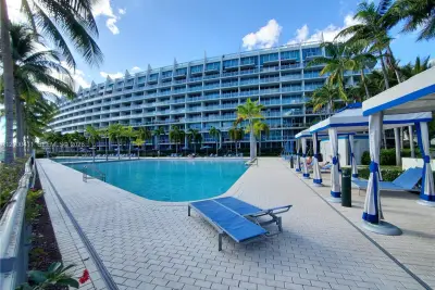 2950 NE 188th St #401, Aventura: photo 1 of 39