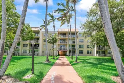 13100 SW 92nd Ave #A-PH11, Miami: photo 1 of 34