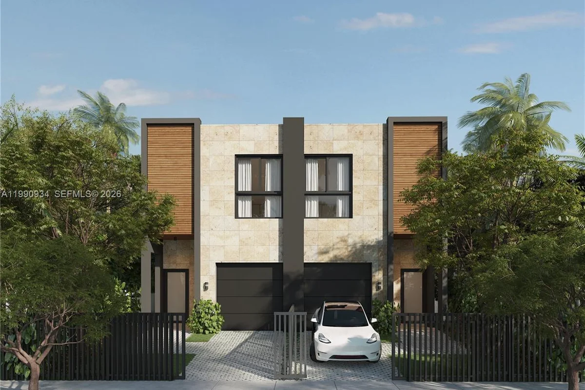 2768 SW 33rd Ave, Miami: photo 1 of 11