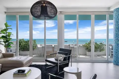 226 Ocean Dr #8F, Miami Beach: photo 1 of 41