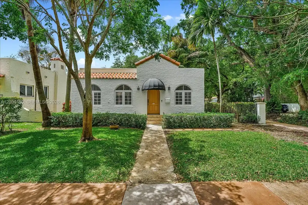 1102 Genoa St, Coral Gables: photo 1 of 20