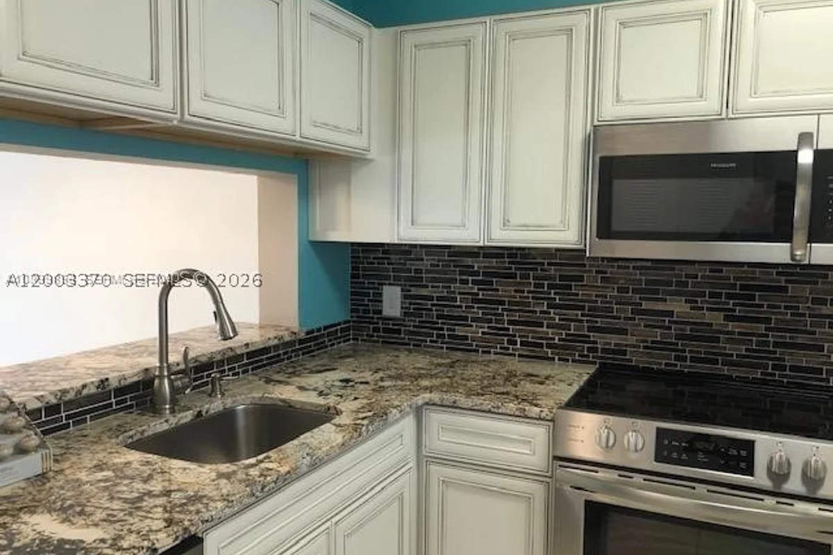5200 NW 31st Ave #155, Fort Lauderdale: photo 1 of 10