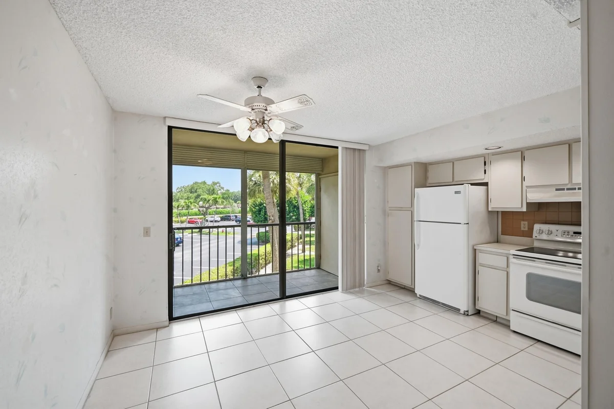 5370 Las Verdes Cir #219, Delray Beach: photo 1 of 21