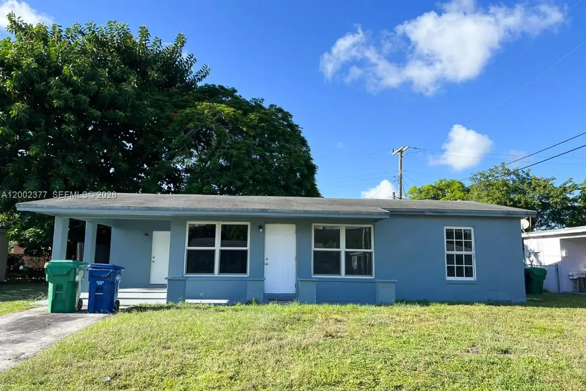 3461 NW 17th St, Lauderhill: photo 1 of 18