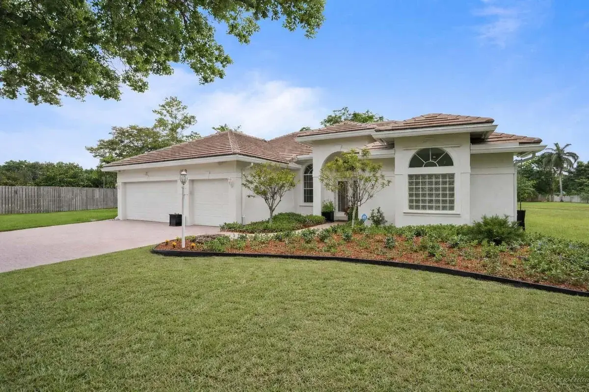 16245 Seneca Cir, Davie: photo 1 of 79