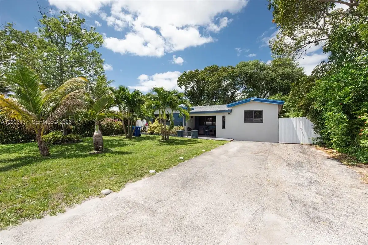 2630 Everglades Dr, Miramar: photo 1 of 40