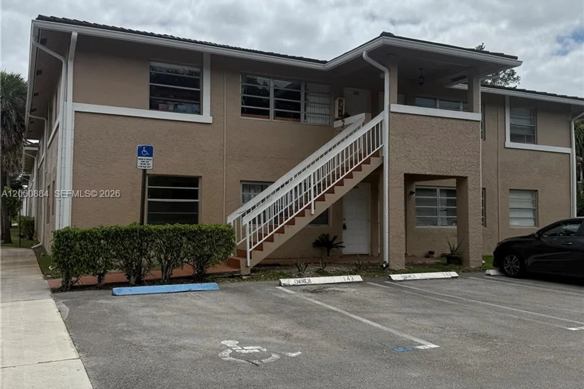 10228 Twin Lakes Dr #16-E, Coral Springs: photo 1 of 25
