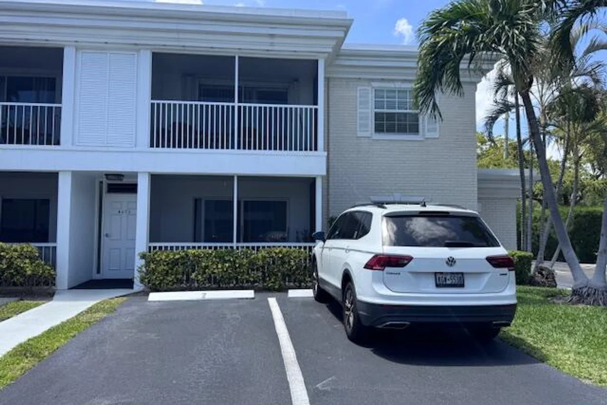 6475 Bay Club Dr #4, Fort Lauderdale: photo 1 of 24