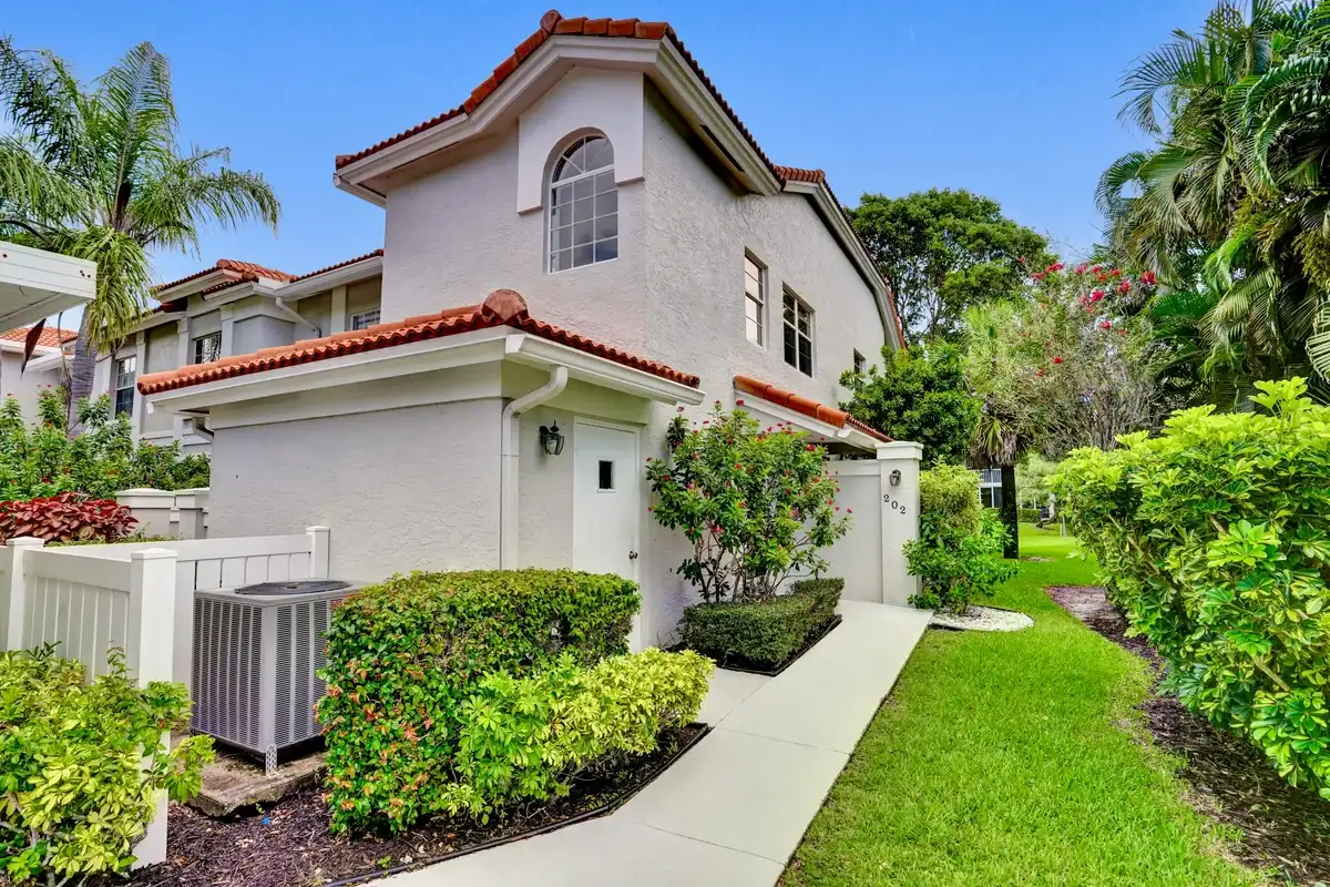 7669 Springwater Pl #202, Boynton Beach: photo 1 of 101