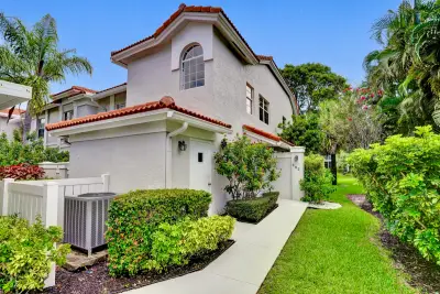 7669 Springwater Pl #202, Boynton Beach: photo 1 of 101