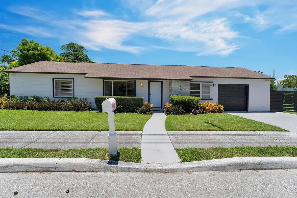 2301 Ridgeway Ave, West Palm Beach: photo 1 of 47