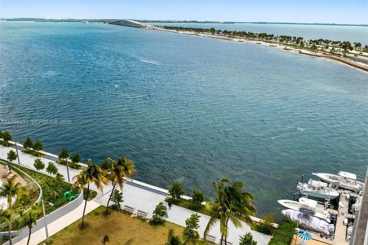 150 SE 25th Rd #12B, Miami: photo 1 of 17