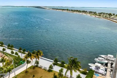 150 SE 25th Rd #12B, Miami: photo 1 of 17