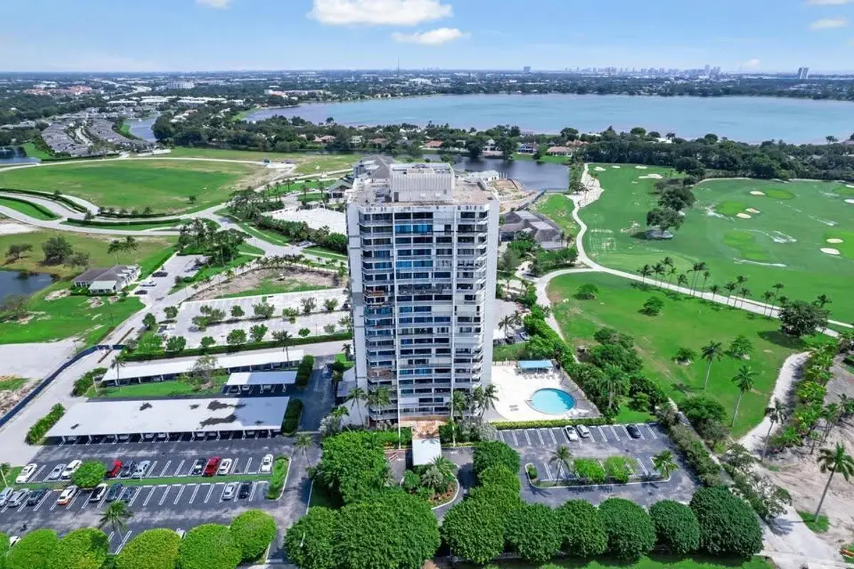 2400 Presidential Way #1206, West Palm Beach: photo 1 of 39