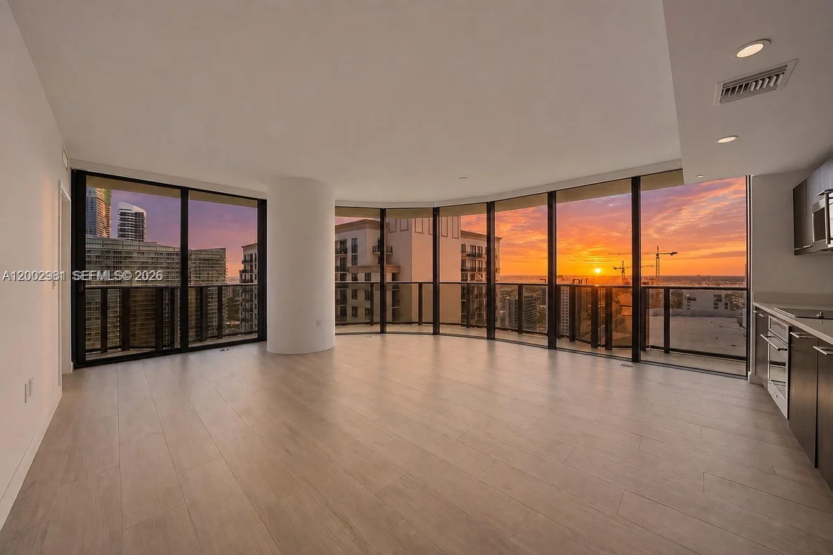 55 SW 9th St #3106, Miami: photo 1 of 45