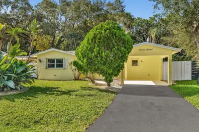 1700 SW 30th St, Fort Lauderdale: photo 1 of 56