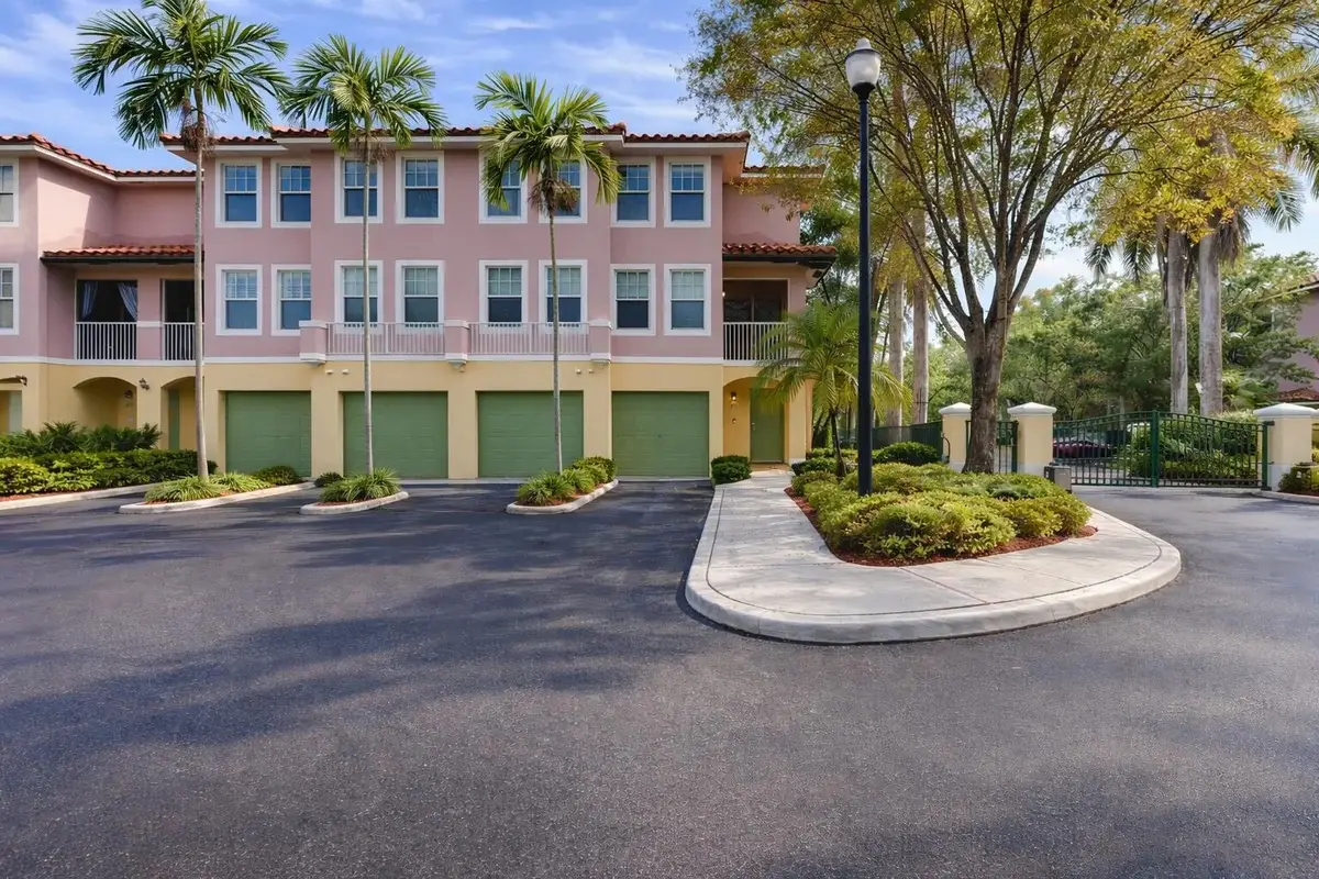 6562 W Sample Rd, Coral Springs: photo 1 of 33