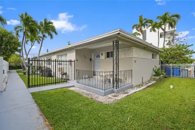 730 84th St, Miami Beach: photo 1 of 29