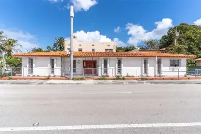 1101 SW 17th Ave, Miami: photo 1 of 14