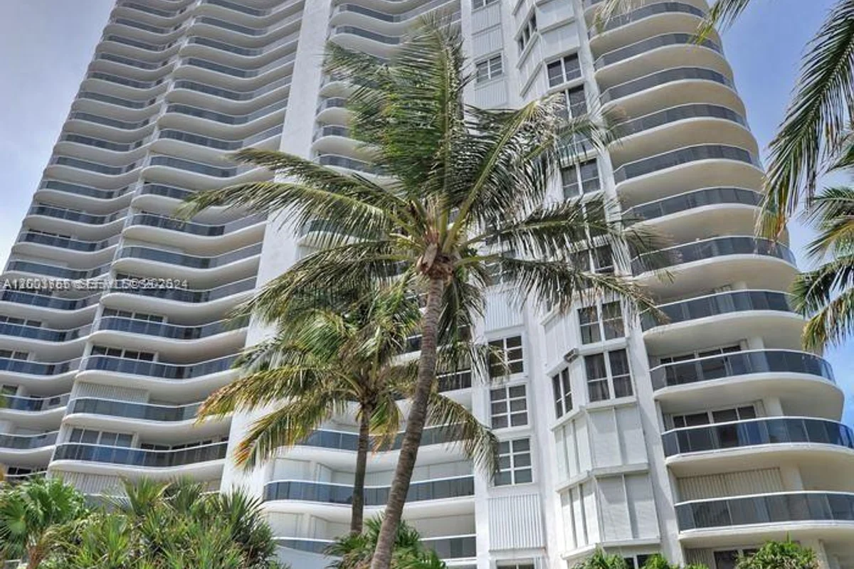 16711 Collins Ave #602, Sunny Isles Beach: photo 1 of 37