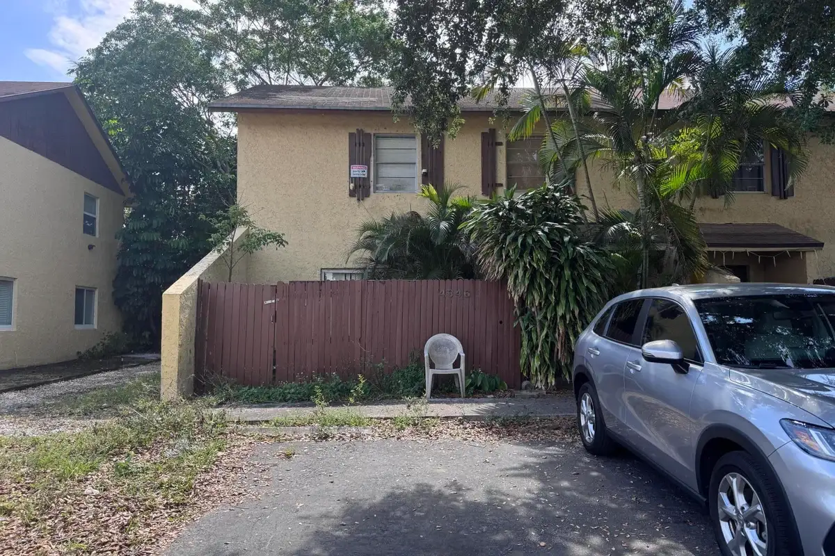 4346 NW 4th Ave, Deerfield Beach: photo 1 of 16