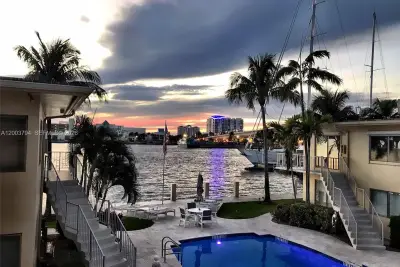 1775 Harbourview Dr #11, Fort Lauderdale: photo 1 of 7