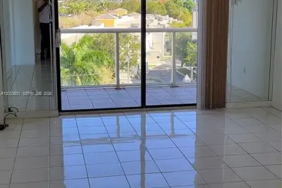 13499 Biscayne Blvd #511, North Miami: photo 1 of 21