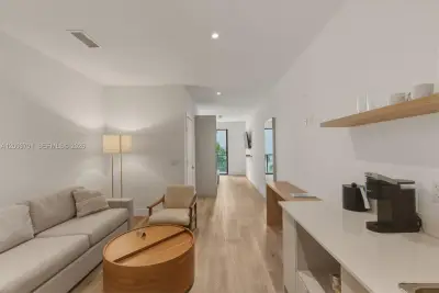 229 SW 9th St #502, Miami: photo 1 of 31