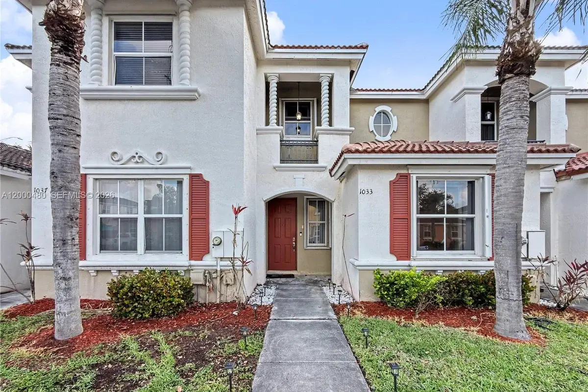1033 NE 42nd Pl, Homestead: photo 1 of 22