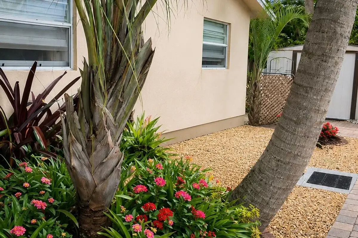 1417 NE 24th Ct, Wilton Manors: photo 1 of 10