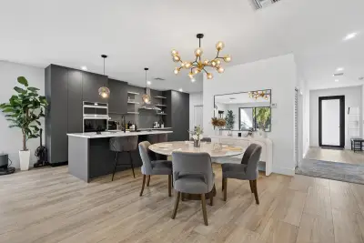 913 NE 15th St, Fort Lauderdale: photo 1 of 44