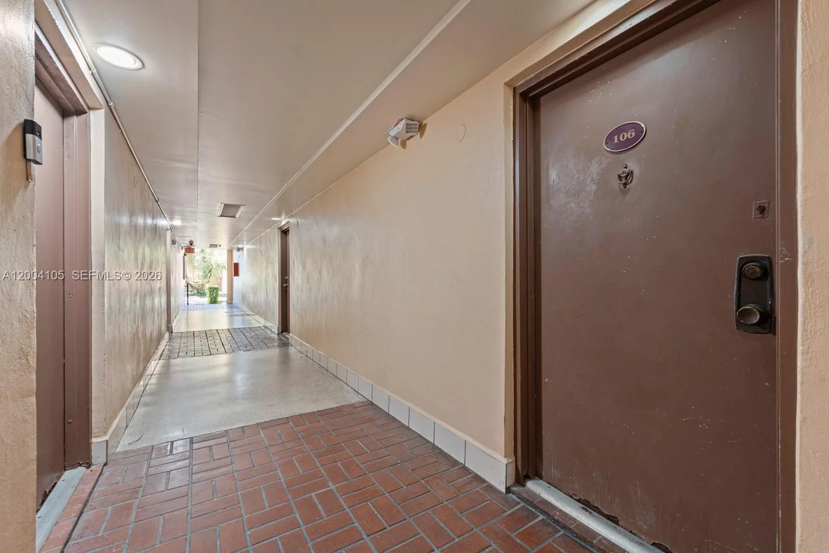 9440 W Flagler St #106, Miami: photo 1 of 27