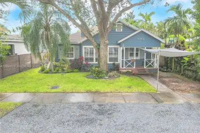 1313 NE 3rd St, Fort Lauderdale: photo 1 of 57
