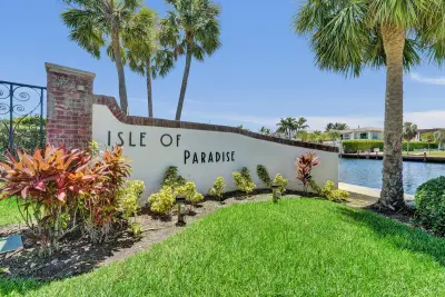 455 Paradise Isle Blvd #305, Hallandale Beach: photo 1 of 30