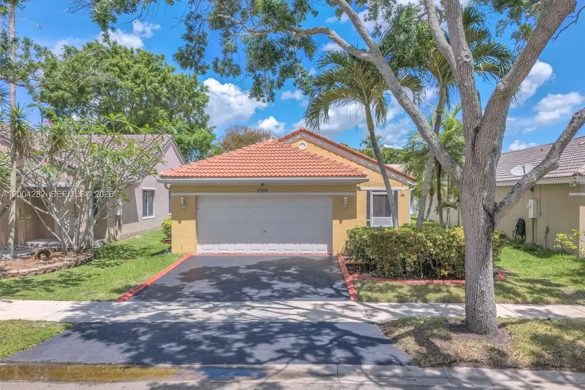 1600 Salerno Cir, Weston: photo 1 of 44