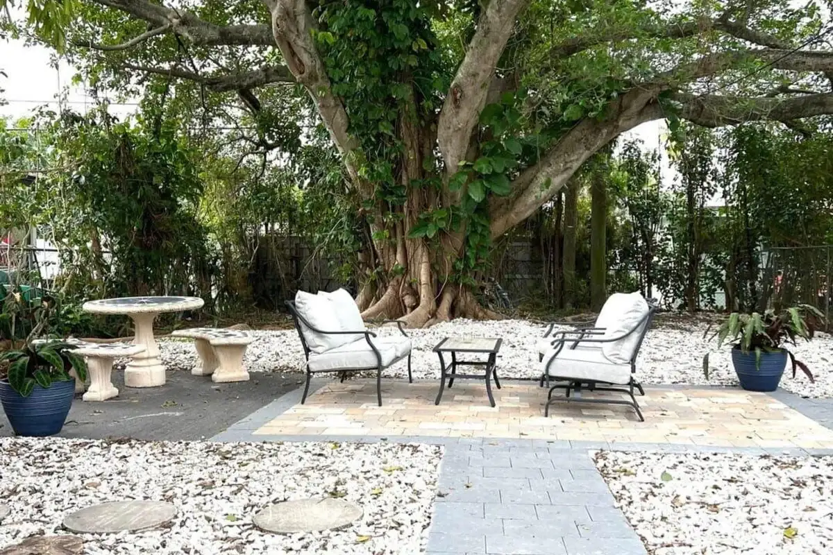 1211 NE 15th Ave #1-2, Fort Lauderdale: photo 1 of 13