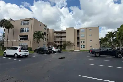 9440 Tangerine Pl #206, Davie: photo 1 of 18