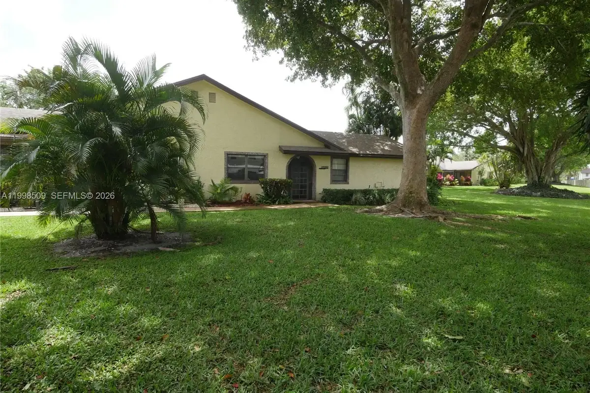 23359 Barlake Dr, Boca Raton: photo 1 of 52
