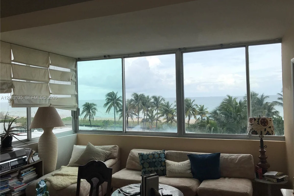 Condo in Miami Beach: photo 1 of 18