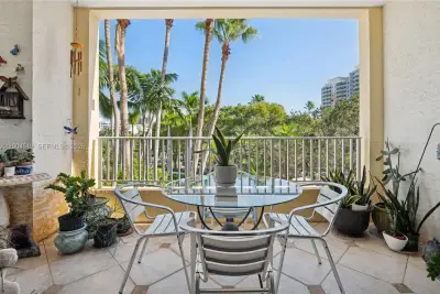 719 Crandon Blvd #310, Key Biscayne: photo 1 of 60