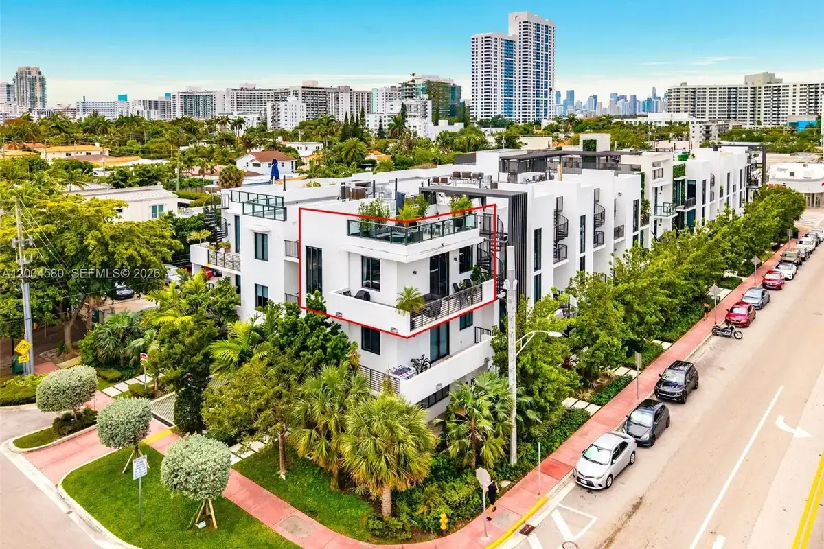 1030 15th St #321, Miami Beach: photo 1 of 25