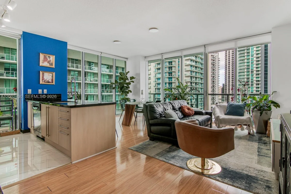 79 SW 12th St #2107-S, Miami: photo 1 of 47