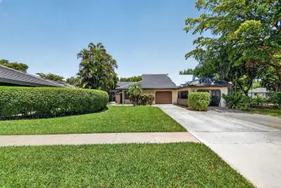 5155 Pine Dr, Boynton Beach: photo 1 of 83