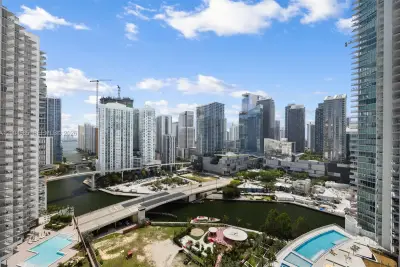 90 SW 3rd St #2602, Miami: photo 1 of 23