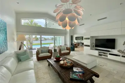 265 N Shore Dr, Miami Beach: photo 1 of 27