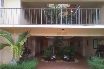 8600 SW 133rd Ave Rd #413, Miami: photo 1 of 14